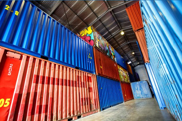 STOCKAGE DANS CONTAINER MARITIME